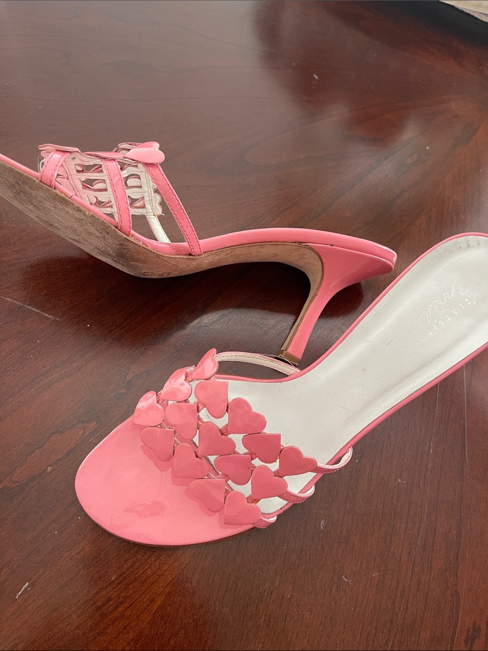 Classiques Entier Pink Heart-Embellished Slide Sandals - Picture 2 of 5